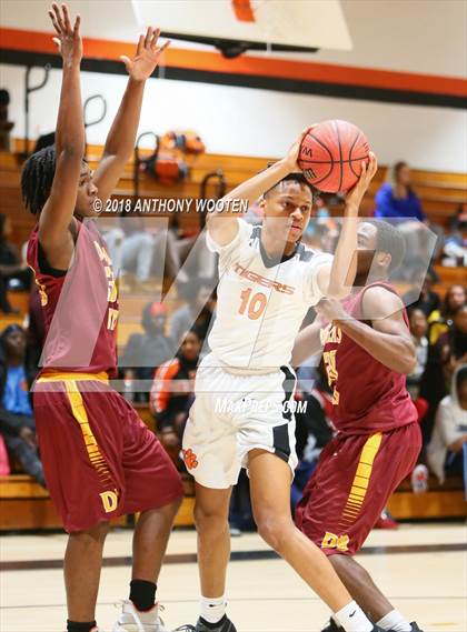 Thumbnail 2 in Douglas Byrd @ South View photogallery.