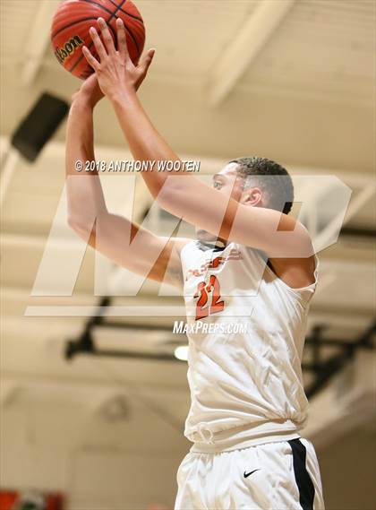 Thumbnail 2 in Douglas Byrd @ South View photogallery.