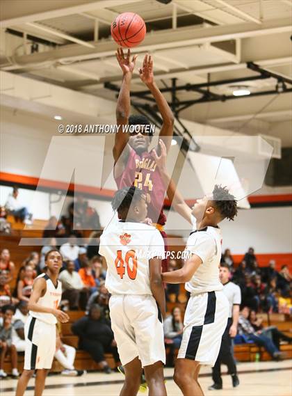 Thumbnail 2 in Douglas Byrd @ South View photogallery.