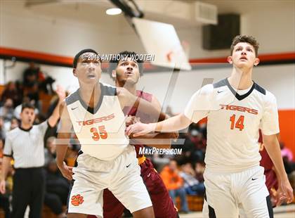 Thumbnail 3 in Douglas Byrd @ South View photogallery.