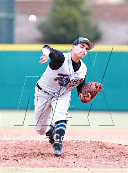 Thumbnail 1 in The First Academy vs. Clovis (National High School Invitational) photogallery.