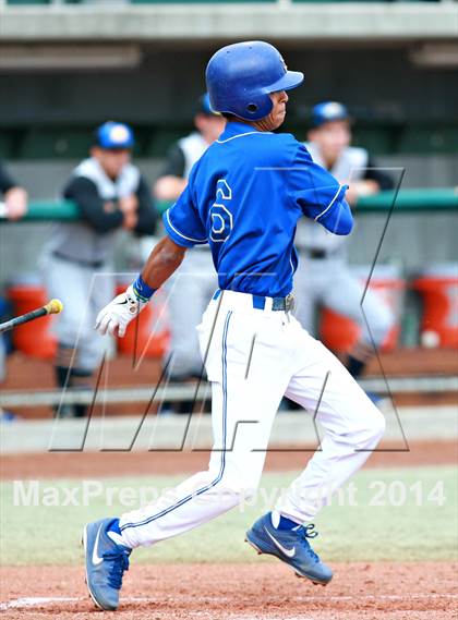 Thumbnail 1 in The First Academy vs. Clovis (National High School Invitational) photogallery.