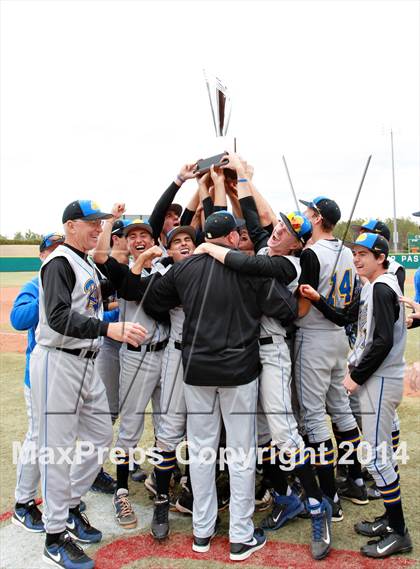Thumbnail 2 in The First Academy vs. Clovis (National High School Invitational) photogallery.