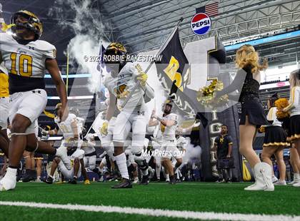 Thumbnail 2 in Franklin vs. Malakoff (UIL Football 3A D1 Final) photogallery.