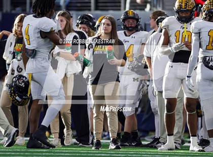 Thumbnail 2 in Franklin vs. Malakoff (UIL Football 3A D1 Final) photogallery.