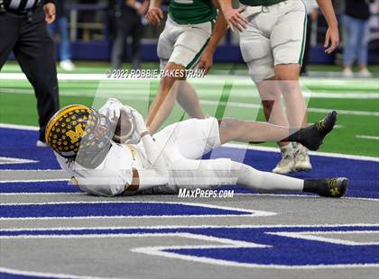 Thumbnail 1 in Franklin vs. Malakoff (UIL Football 3A D1 Final) photogallery.