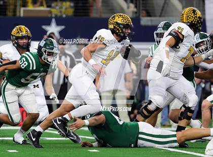 Thumbnail 1 in Franklin vs. Malakoff (UIL Football 3A D1 Final) photogallery.
