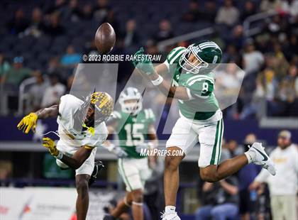 Thumbnail 1 in Franklin vs. Malakoff (UIL Football 3A D1 Final) photogallery.