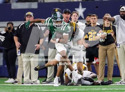 Thumbnail 1 in Franklin vs. Malakoff (UIL Football 3A D1 Final) photogallery.