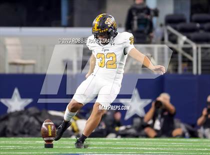 Thumbnail 2 in Franklin vs. Malakoff (UIL Football 3A D1 Final) photogallery.