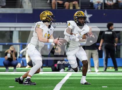 Thumbnail 2 in Franklin vs. Malakoff (UIL Football 3A D1 Final) photogallery.