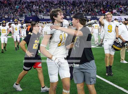 Thumbnail 1 in Franklin vs. Malakoff (UIL Football 3A D1 Final) photogallery.
