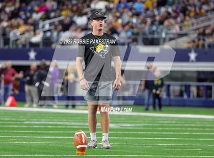Thumbnail 2 in Franklin vs. Malakoff (UIL Football 3A D1 Final) photogallery.