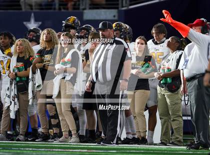 Thumbnail 2 in Franklin vs. Malakoff (UIL Football 3A D1 Final) photogallery.