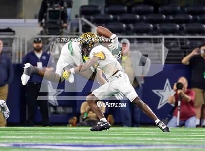 Thumbnail 1 in Franklin vs. Malakoff (UIL Football 3A D1 Final) photogallery.
