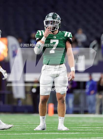 Thumbnail 2 in Franklin vs. Malakoff (UIL Football 3A D1 Final) photogallery.