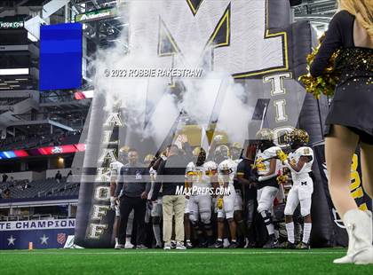 Thumbnail 1 in Franklin vs. Malakoff (UIL Football 3A D1 Final) photogallery.