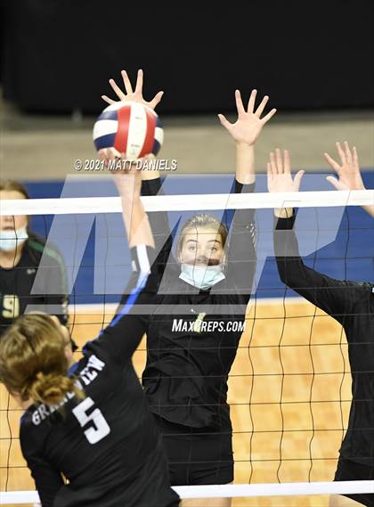 Thumbnail 1 in Grandview @ Mountain Vista (CHSAA 5A Playoff) photogallery.