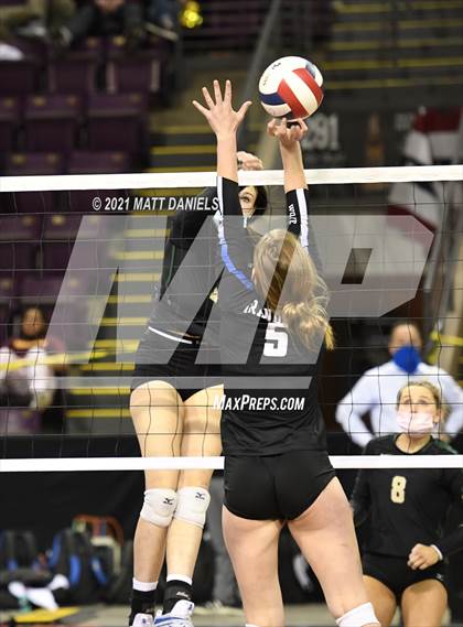 Thumbnail 3 in Grandview @ Mountain Vista (CHSAA 5A Playoff) photogallery.