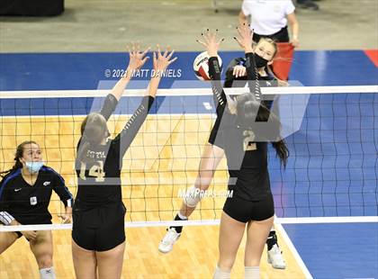 Thumbnail 3 in Grandview @ Mountain Vista (CHSAA 5A Playoff) photogallery.