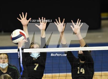Thumbnail 3 in Grandview @ Mountain Vista (CHSAA 5A Playoff) photogallery.