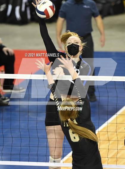 Thumbnail 3 in Grandview @ Mountain Vista (CHSAA 5A Playoff) photogallery.