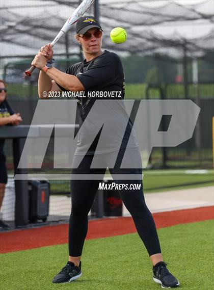 Thumbnail 1 in Forney @ Melissa (UIL 5A Regional Quarterfinals) photogallery.