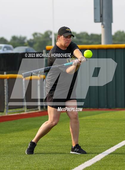 Thumbnail 2 in Forney @ Melissa (UIL 5A Regional Quarterfinals) photogallery.