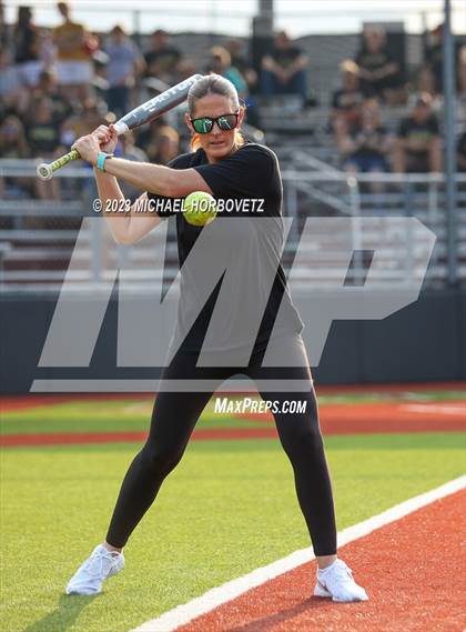 Thumbnail 3 in Forney @ Melissa (UIL 5A Regional Quarterfinals) photogallery.