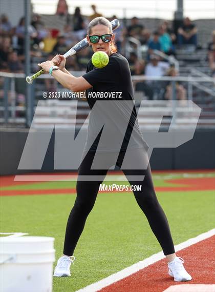 Thumbnail 1 in Forney @ Melissa (UIL 5A Regional Quarterfinals) photogallery.
