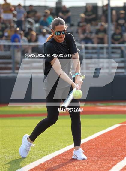 Thumbnail 1 in Forney @ Melissa (UIL 5A Regional Quarterfinals) photogallery.