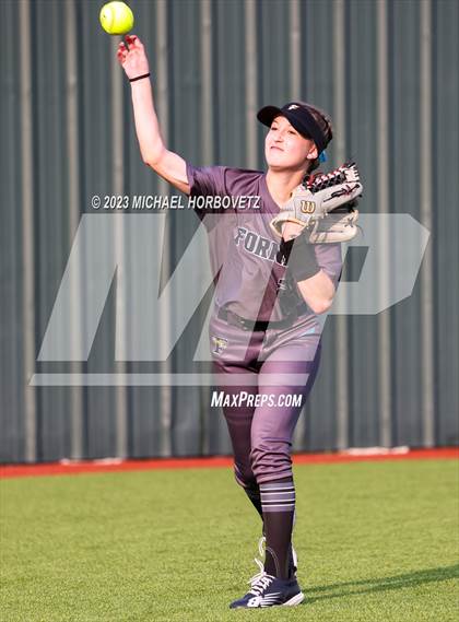 Thumbnail 2 in Forney @ Melissa (UIL 5A Regional Quarterfinals) photogallery.