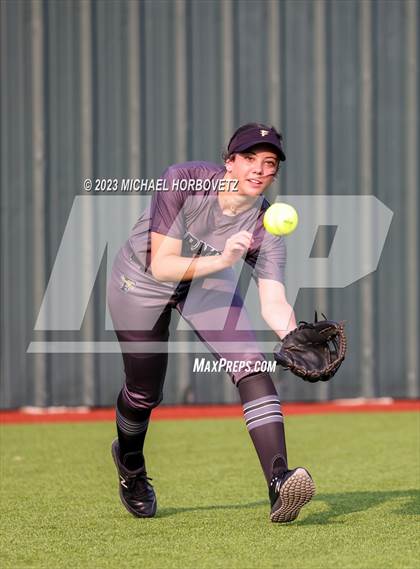 Thumbnail 3 in Forney @ Melissa (UIL 5A Regional Quarterfinals) photogallery.
