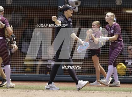 Thumbnail 1 in Riesel vs. Ganado (UIL Softball 2A D1 Final) photogallery.