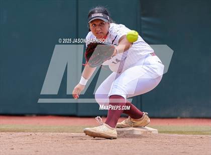 Thumbnail 1 in Riesel vs. Ganado (UIL Softball 2A D1 Final) photogallery.