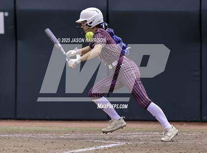 Thumbnail 3 in Riesel vs. Ganado (UIL Softball 2A D1 Final) photogallery.