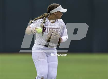 Thumbnail 3 in Riesel vs. Ganado (UIL Softball 2A D1 Final) photogallery.