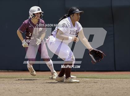 Thumbnail 1 in Riesel vs. Ganado (UIL Softball 2A D1 Final) photogallery.