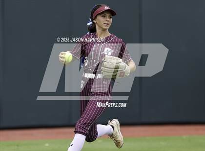 Thumbnail 2 in Riesel vs. Ganado (UIL Softball 2A D1 Final) photogallery.