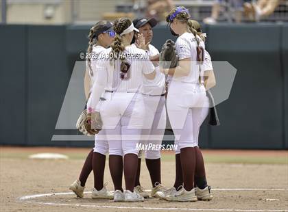 Thumbnail 3 in Riesel vs. Ganado (UIL Softball 2A D1 Final) photogallery.