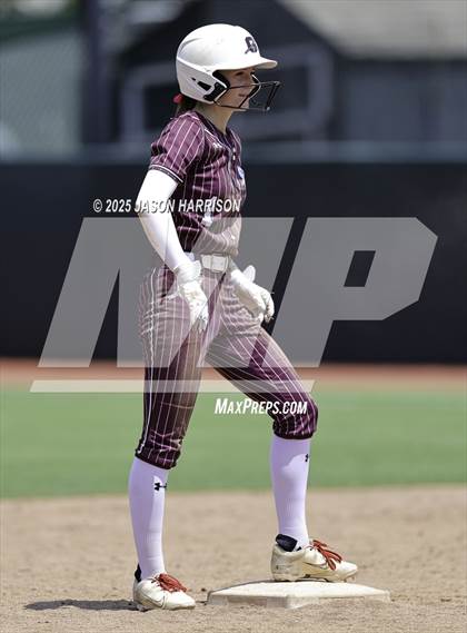 Thumbnail 3 in Riesel vs. Ganado (UIL Softball 2A D1 Final) photogallery.