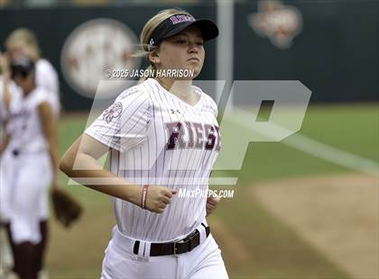 Thumbnail 1 in Riesel vs. Ganado (UIL Softball 2A D1 Final) photogallery.