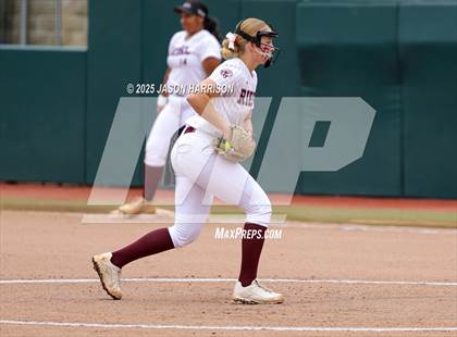 Thumbnail 3 in Riesel vs. Ganado (UIL Softball 2A D1 Final) photogallery.