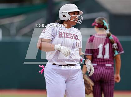 Thumbnail 3 in Riesel vs. Ganado (UIL Softball 2A D1 Final) photogallery.
