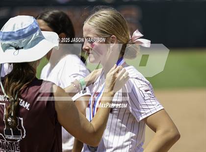Thumbnail 1 in Riesel vs. Ganado (UIL Softball 2A D1 Final) photogallery.