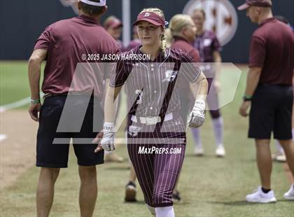 Thumbnail 2 in Riesel vs. Ganado (UIL Softball 2A D1 Final) photogallery.