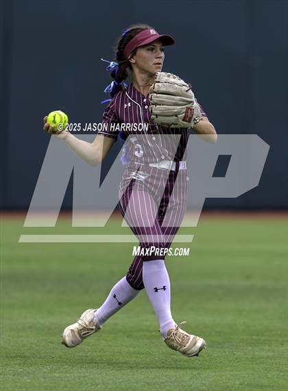 Thumbnail 2 in Riesel vs. Ganado (UIL Softball 2A D1 Final) photogallery.