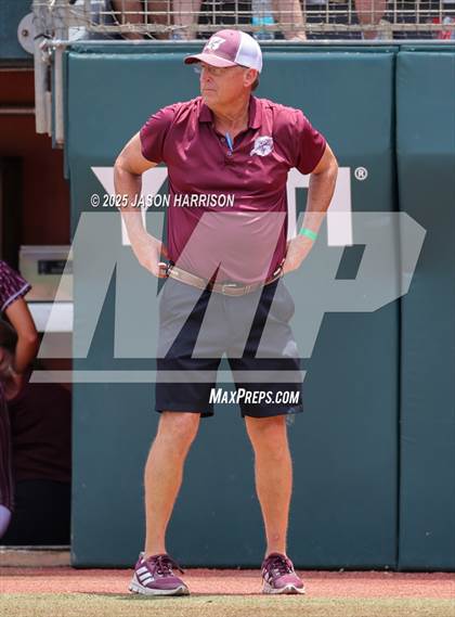 Thumbnail 1 in Riesel vs. Ganado (UIL Softball 2A D1 Final) photogallery.