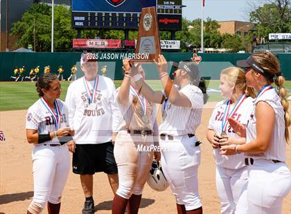 Thumbnail 3 in Riesel vs. Ganado (UIL Softball 2A D1 Final) photogallery.