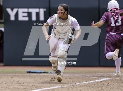 Thumbnail 2 in Riesel vs. Ganado (UIL Softball 2A D1 Final) photogallery.